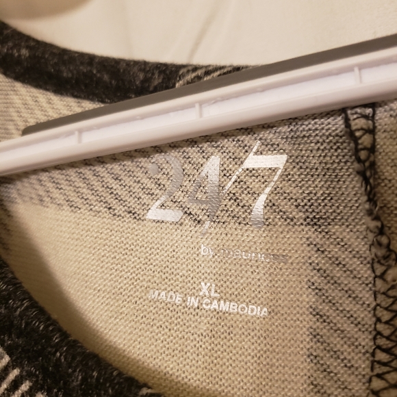 24/7 Flawless Cozy Dolman Buffalo Plaid Tee size XL - Picture 3 of 4